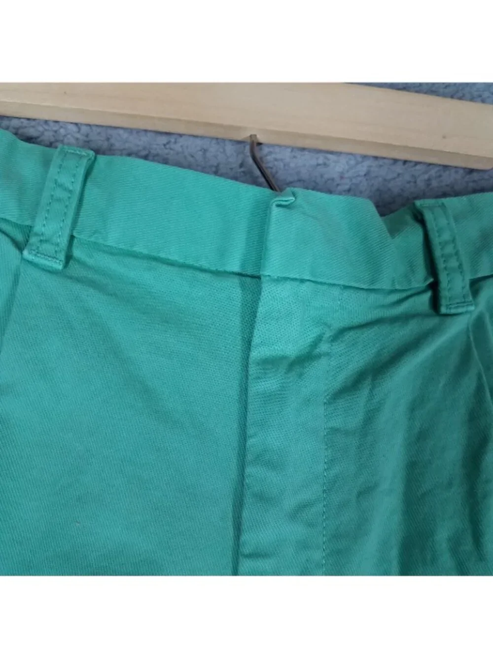 NEW GAP Chino Shorts Women's 4 Khaki Green Pleated Elastic Waist Casual Comfort